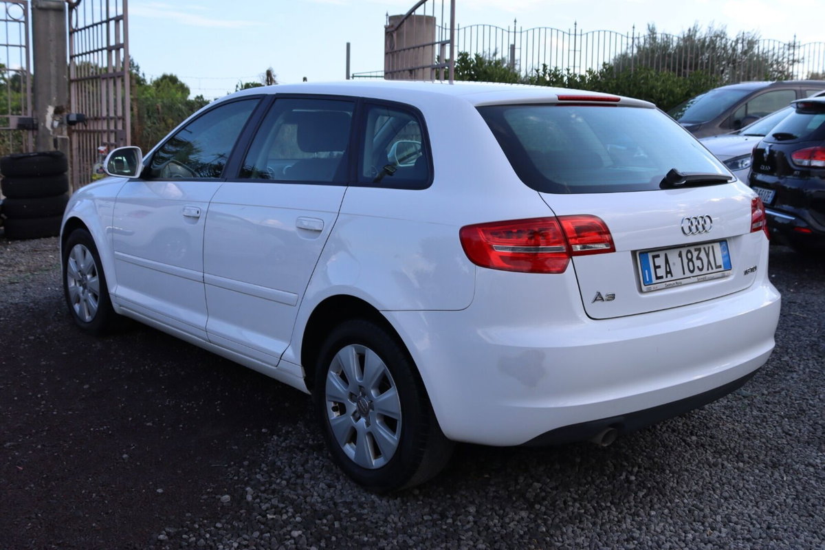 Audi A3 1.6 TDI 90 CV CR F.AP. Ambition (2)