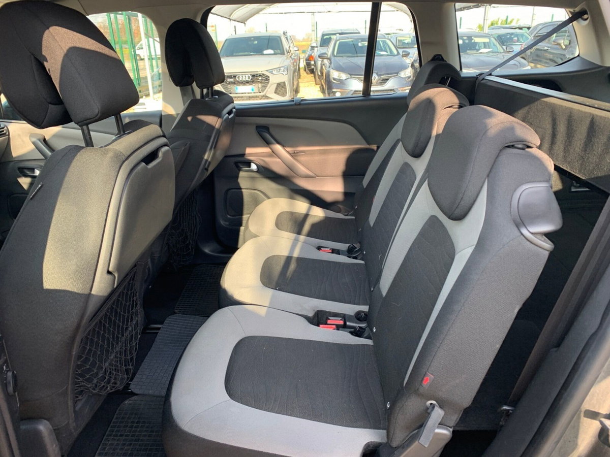 Citroen Grand C4 Picasso BlueHDi 120 S&S Exclusive (10)