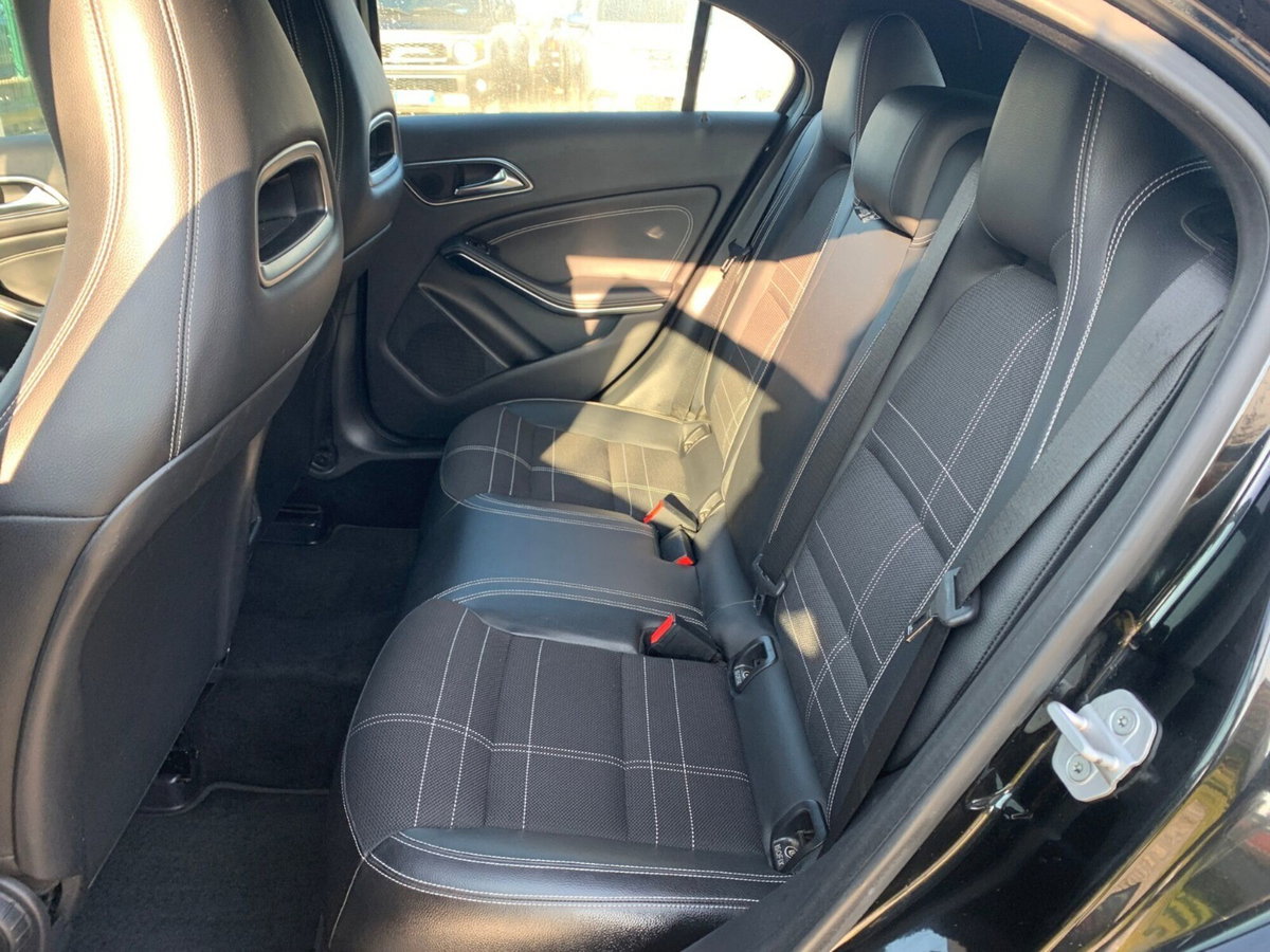 Mercedes-Benz Classe A 180 CDI Premium (9)