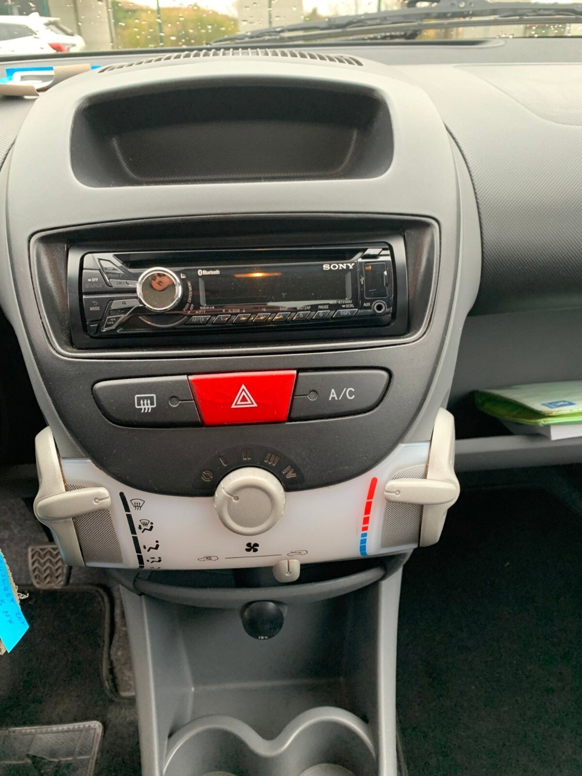 Peugeot 107 68CV 5p. Urban Move (11)