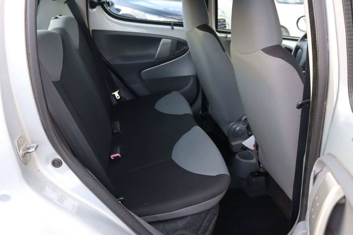 Peugeot 107 68CV 5p. Urban Move (14)