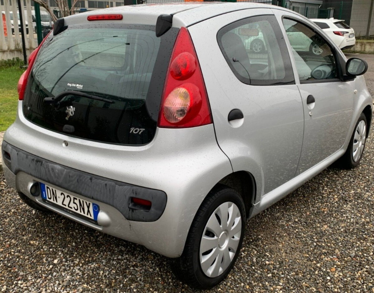 Peugeot 107 68CV 5p. Urban Move (4)