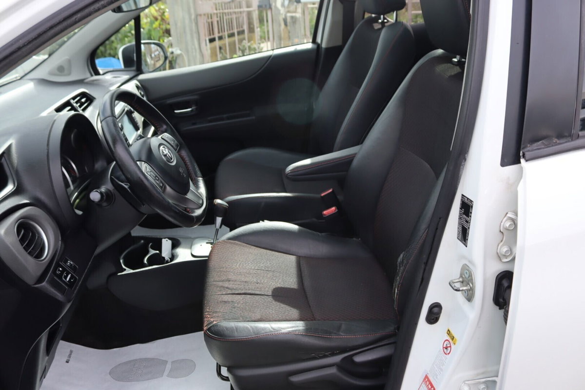 Toyota Yaris 1.D-4D 5 porte Style M-MT (11)
