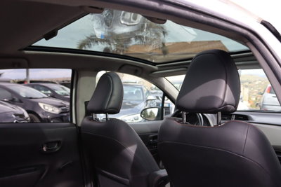 Toyota Yaris 1.D-4D 5 porte Style M-MT (17)
