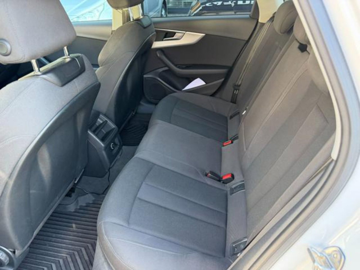 Audi A4 Avant 2.0 TDI 150 CV Sport (7)