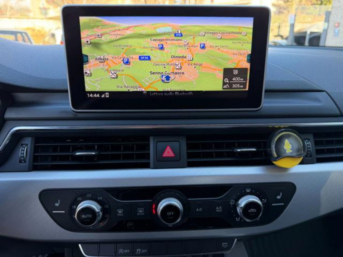 Audi A4 Avant 2.0 TDI 150 CV Sport (9)
