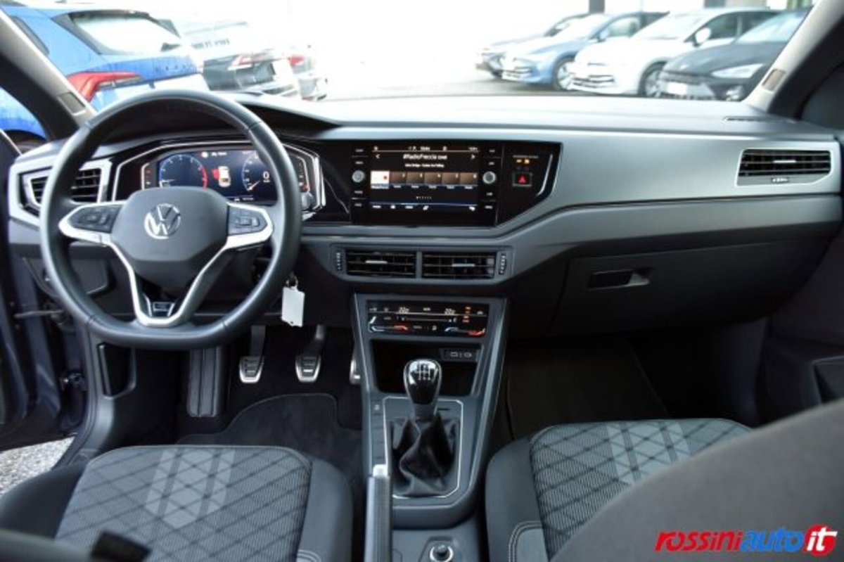 Volkswagen Taigo 1.0 tsi R-Line 115cv (10)