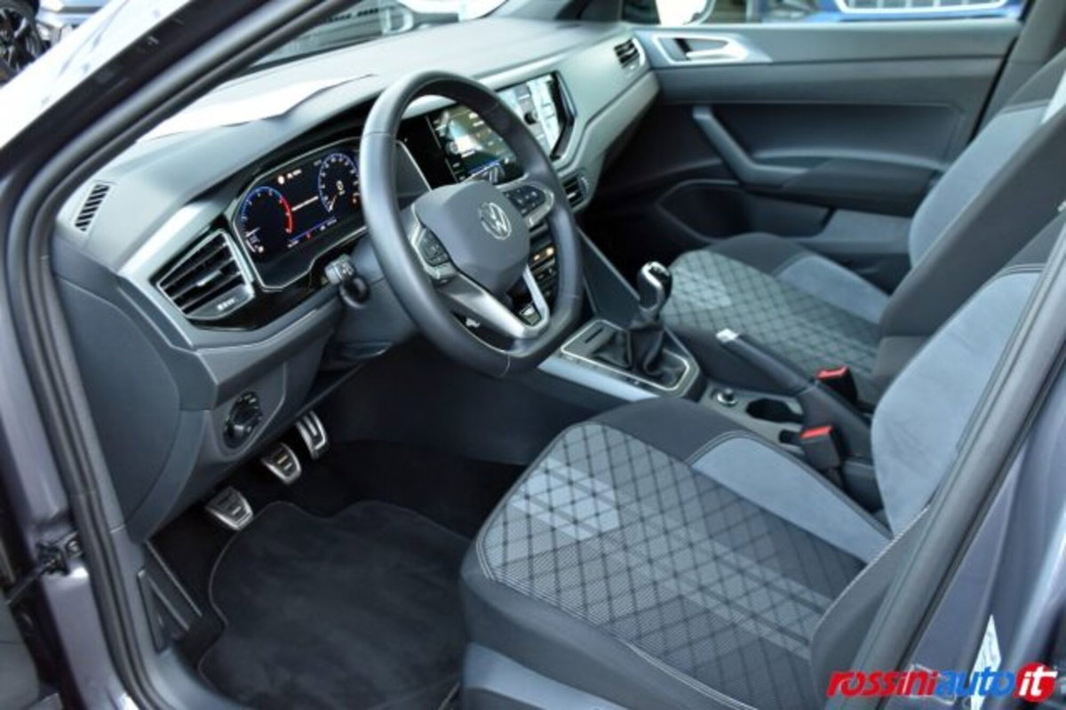Volkswagen Taigo 1.0 tsi R-Line 115cv (11)