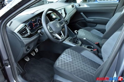 Volkswagen Taigo 1.0 tsi R-Line 115cv (11)