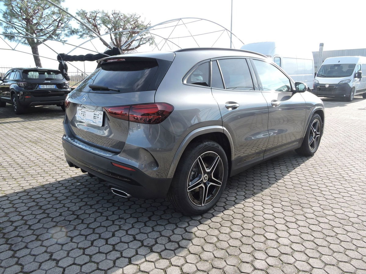 Mercedes-Benz GLA SUV 200 d AMG Line Premium Plus 4matic auto (5)