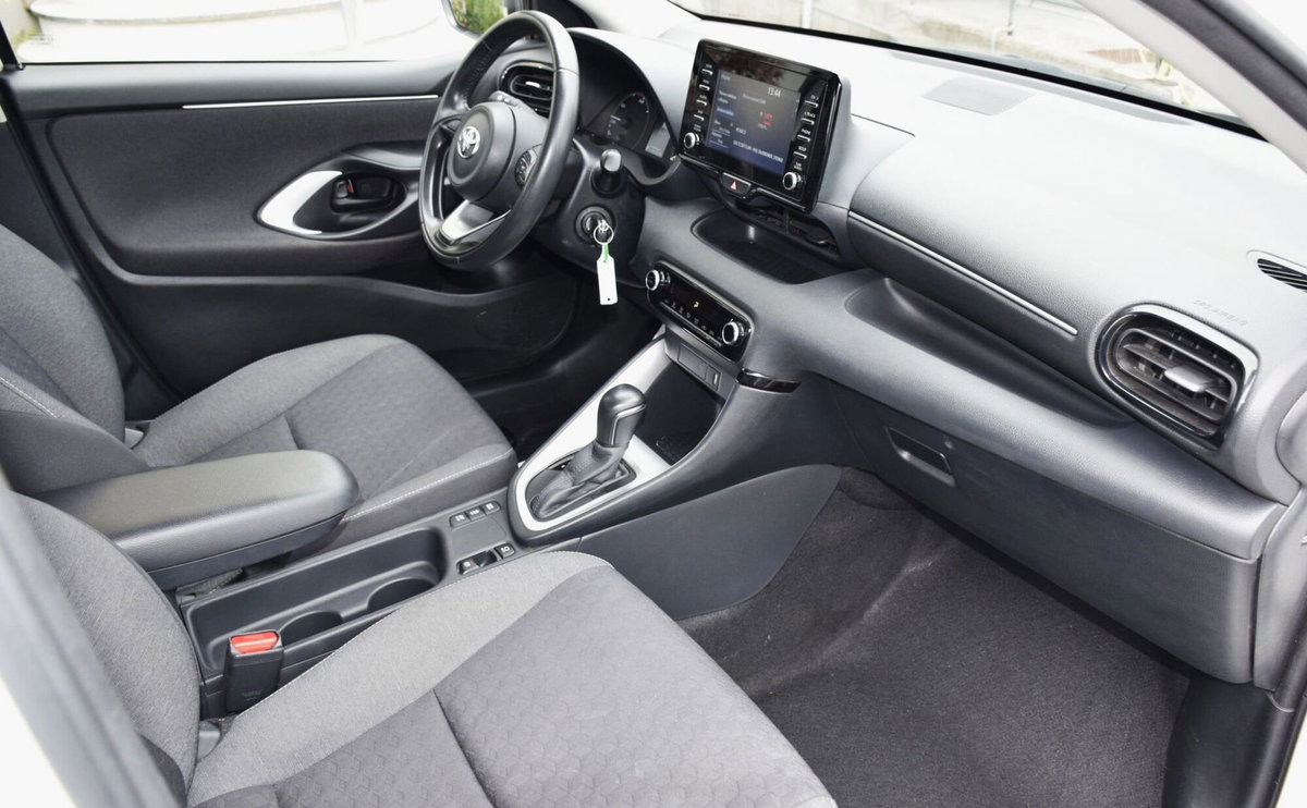 Toyota Yaris 1.5 Hybrid 5 porte Energy (10)
