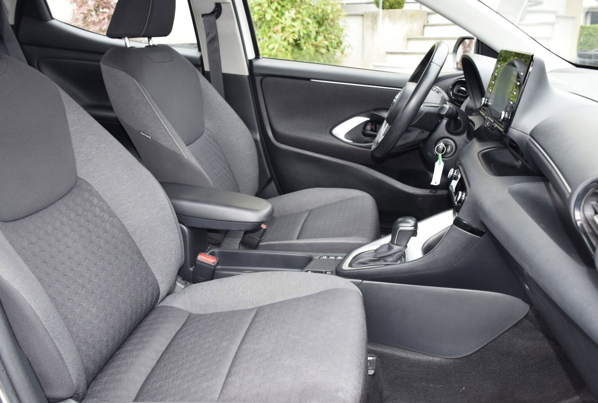 Toyota Yaris 1.5 Hybrid 5 porte Energy (11)
