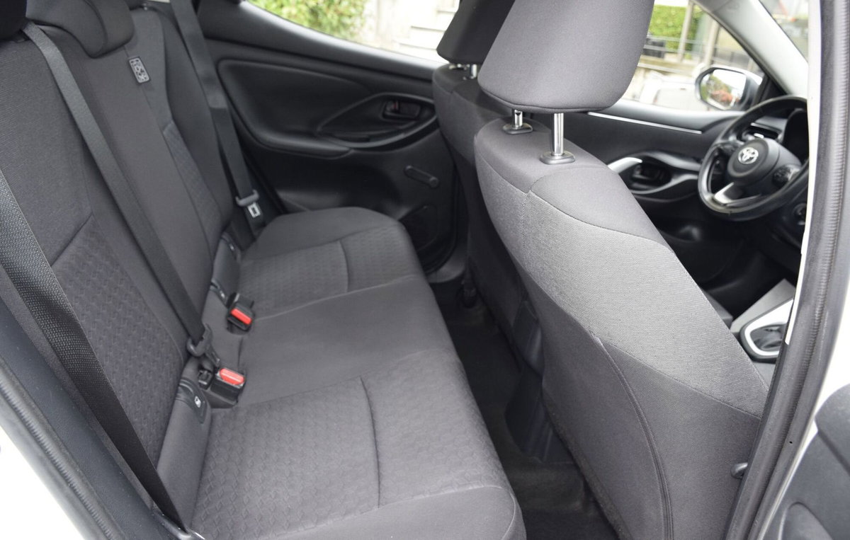 Toyota Yaris 1.5 Hybrid 5 porte Energy (12)
