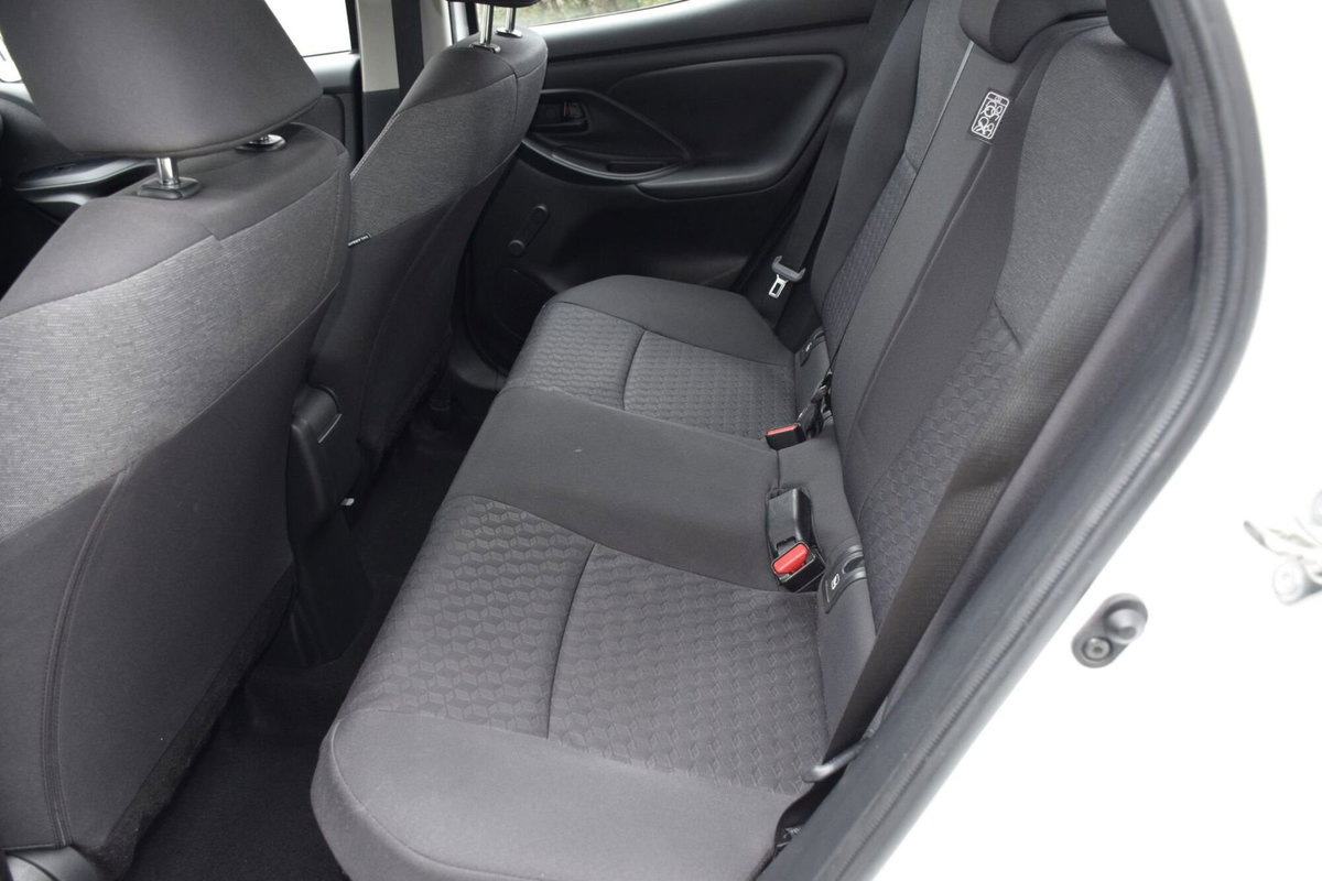 Toyota Yaris 1.5 Hybrid 5 porte Energy (13)