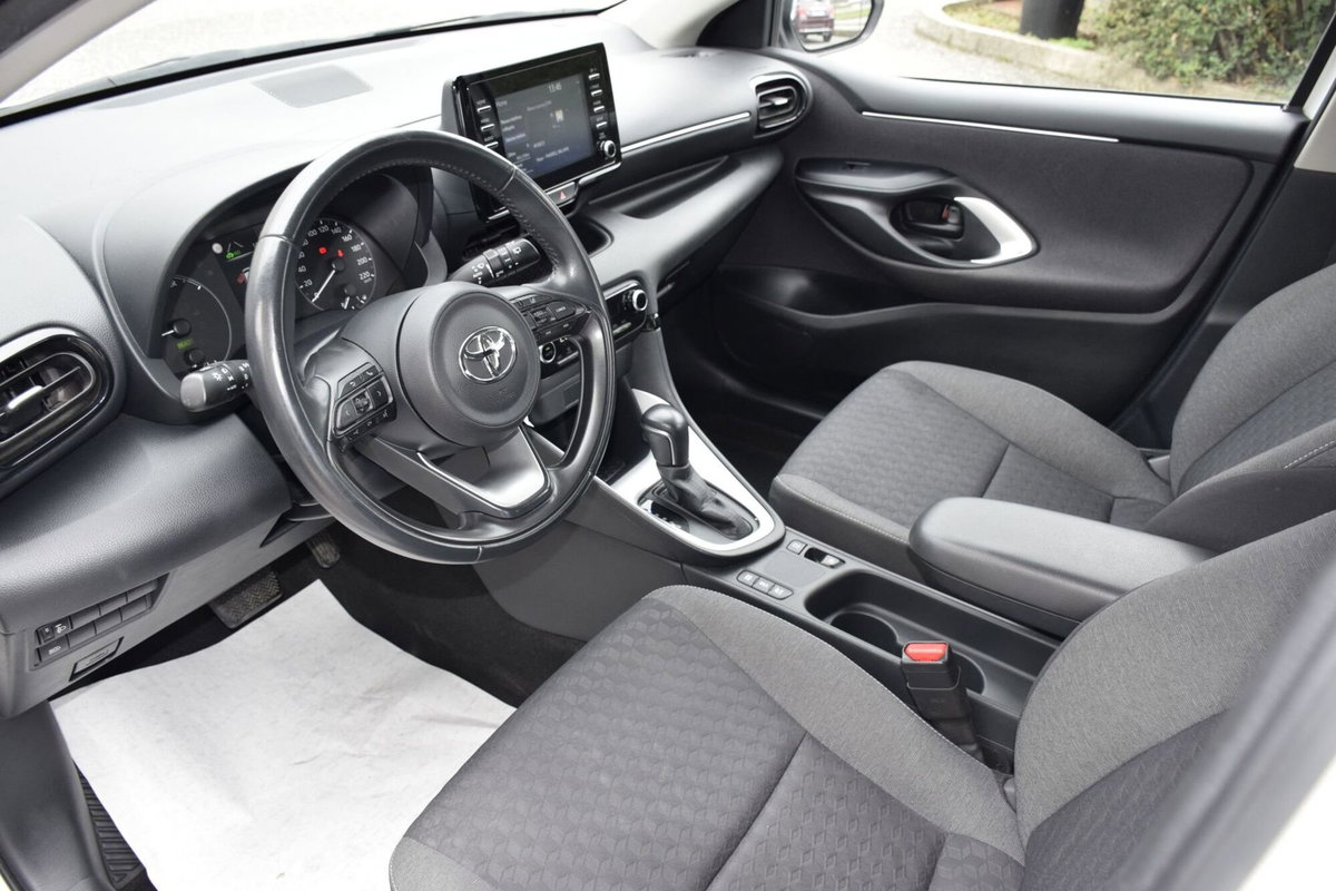 Toyota Yaris 1.5 Hybrid 5 porte Energy (15)