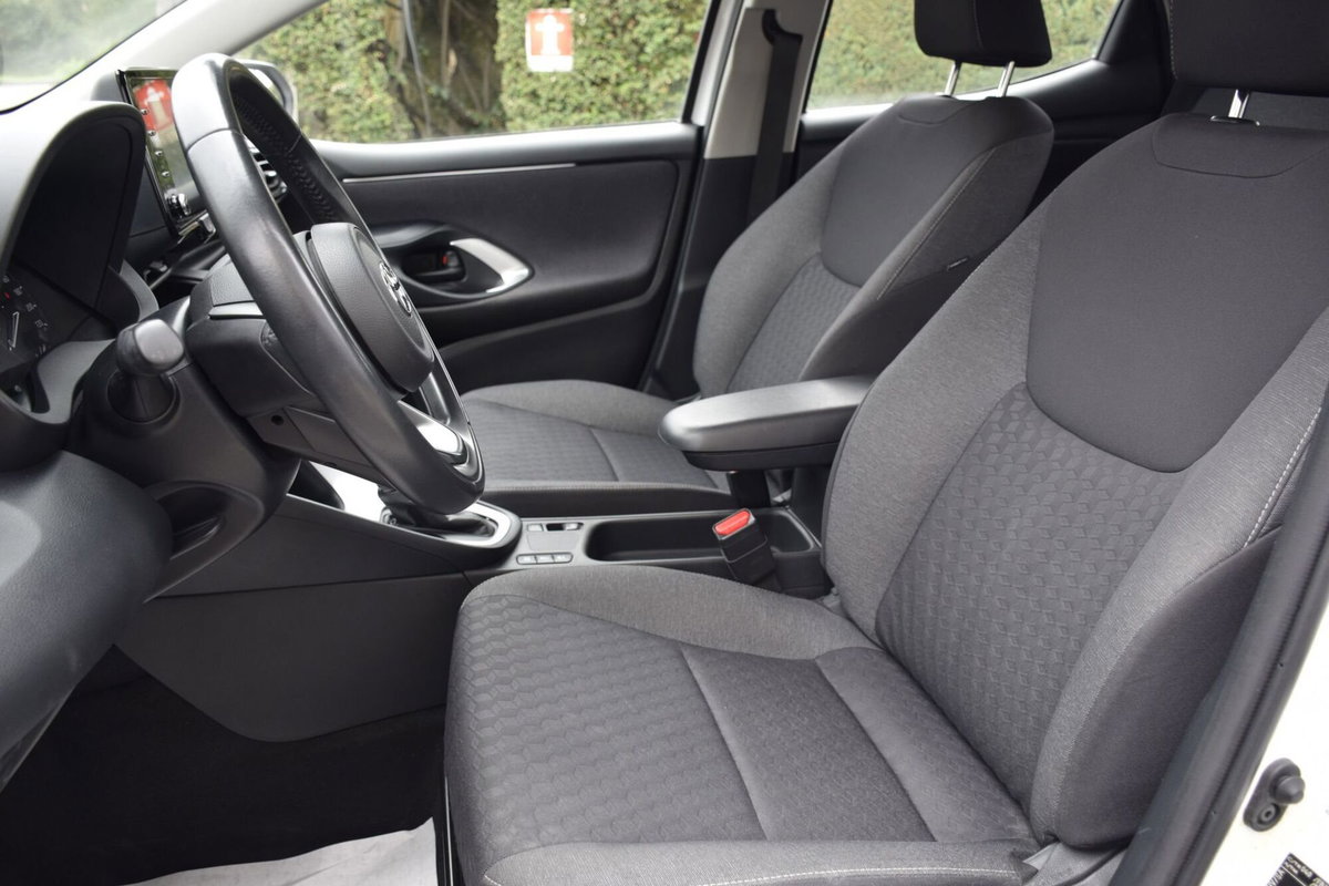 Toyota Yaris 1.5 Hybrid 5 porte Energy (16)