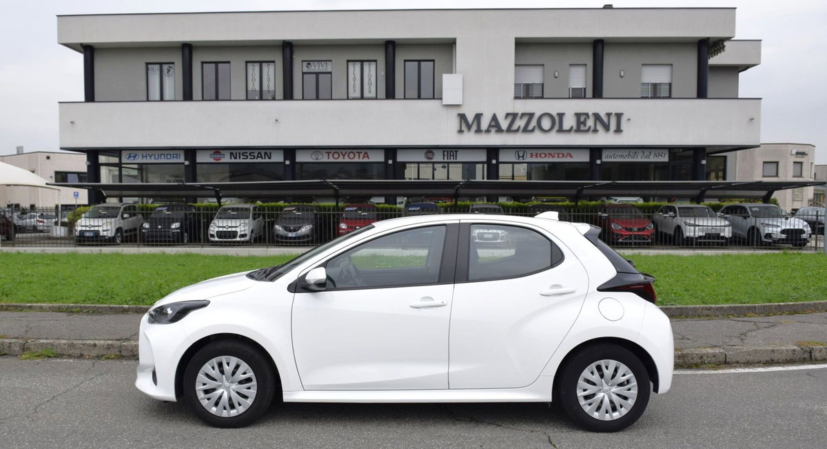 Toyota Yaris 1.5 Hybrid 5 porte Energy (3)
