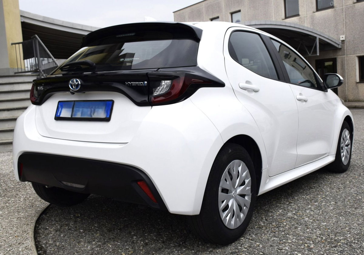Toyota Yaris 1.5 Hybrid 5 porte Energy (6)