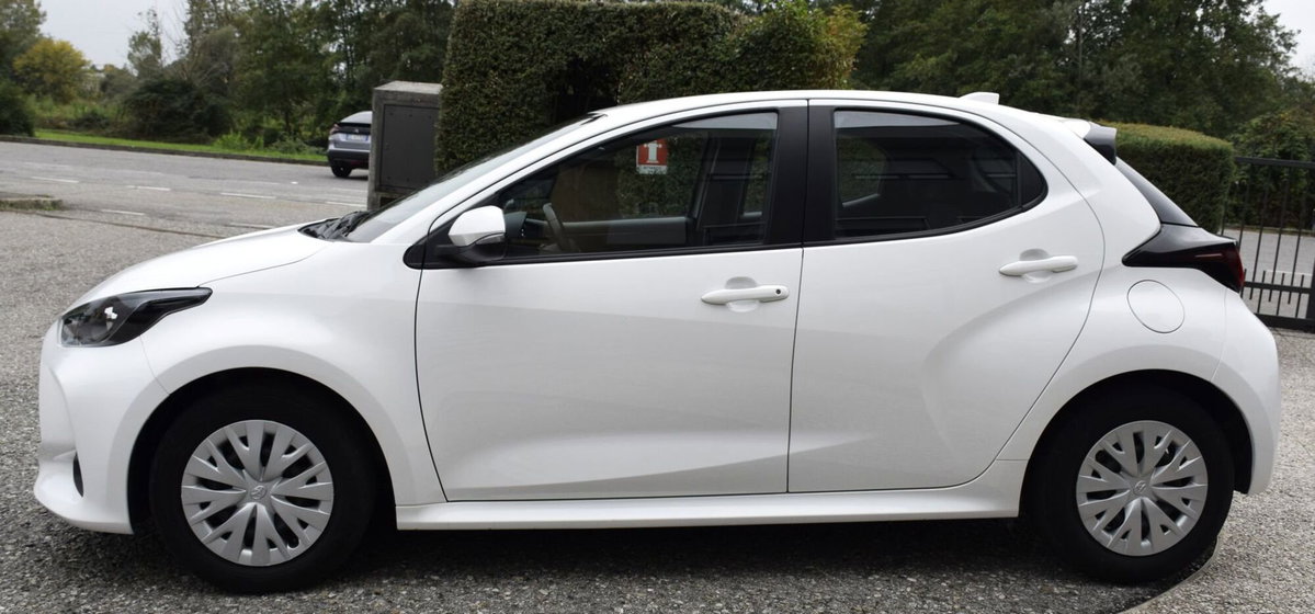 Toyota Yaris 1.5 Hybrid 5 porte Energy (9)