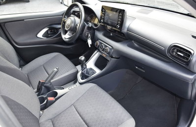 Toyota Yaris 1.0 5 porte Active (11)