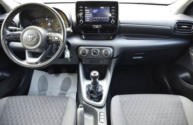 Toyota Yaris 1.0 5 porte Active (15)