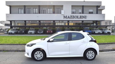 Toyota Yaris 1.0 5 porte Active (2)