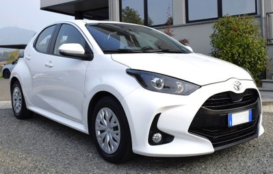 Toyota Yaris 1.0 5 porte Active (4)