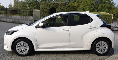 Toyota Yaris 1.0 5 porte Active (9)