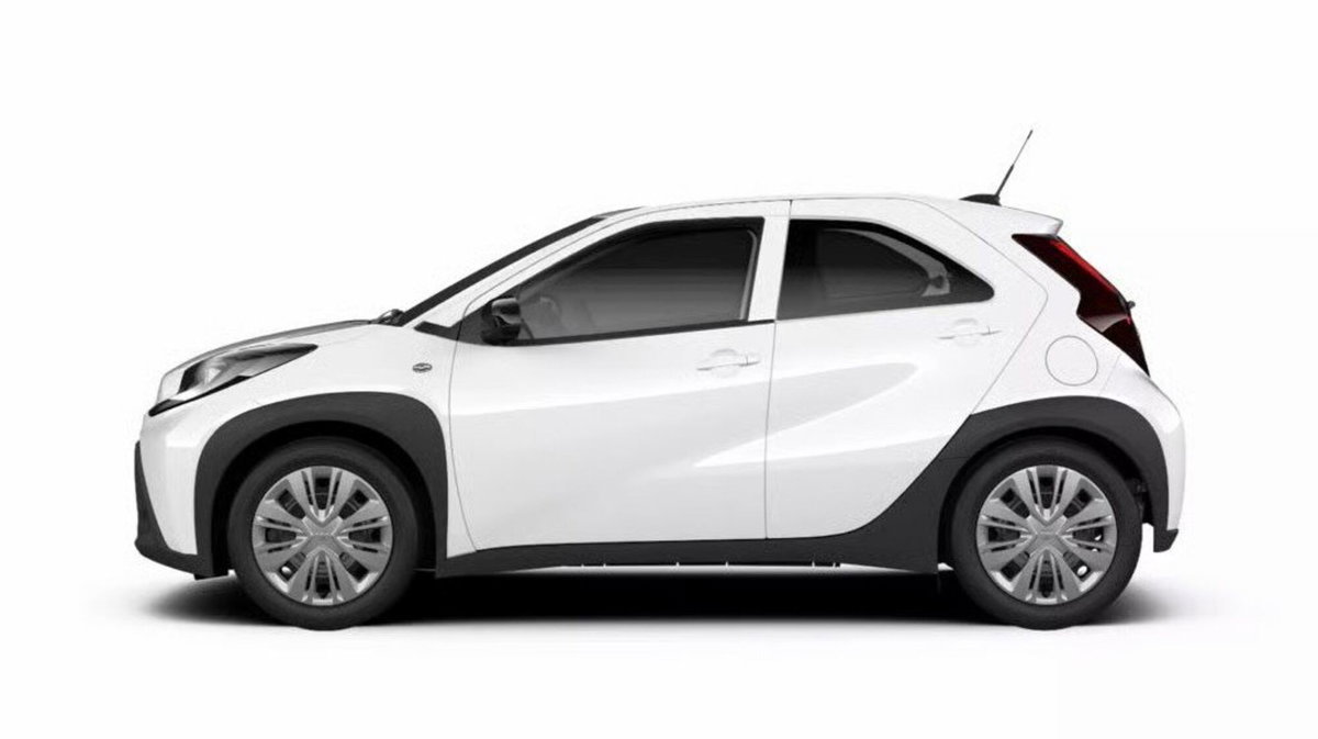 Toyota Aygo X 1.0 Active 72cv (3)