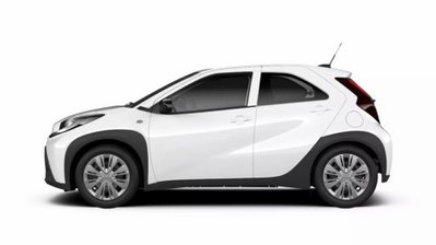 Toyota Aygo X 1.0 Active 72cv (3)