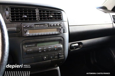 Volkswagen Golf 2.0 16V cat 5p GTI 20 Years Edition (10)