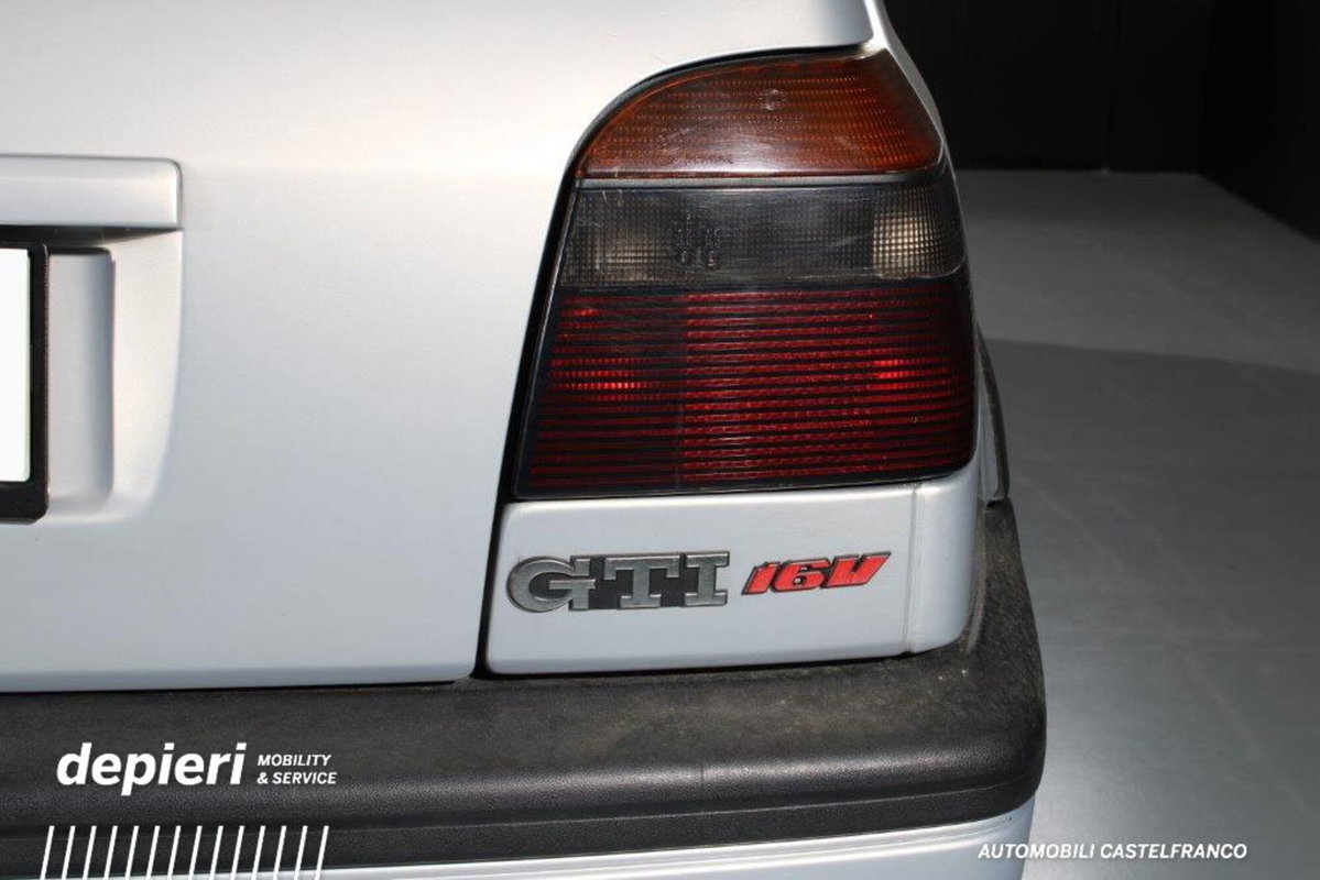 Volkswagen Golf 2.0 16V cat 5p GTI 20 Years Edition (6)