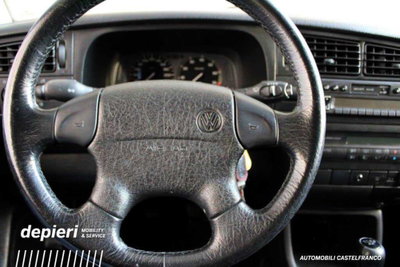 Volkswagen Golf 2.0 16V cat 5p GTI 20 Years Edition (8)