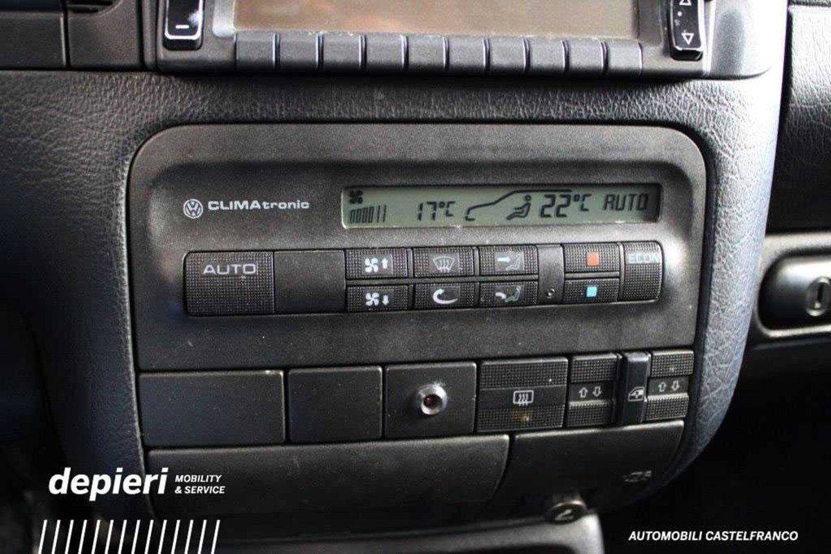 Volkswagen Golf 2.0 16V cat 5p GTI 20 Years Edition (9)