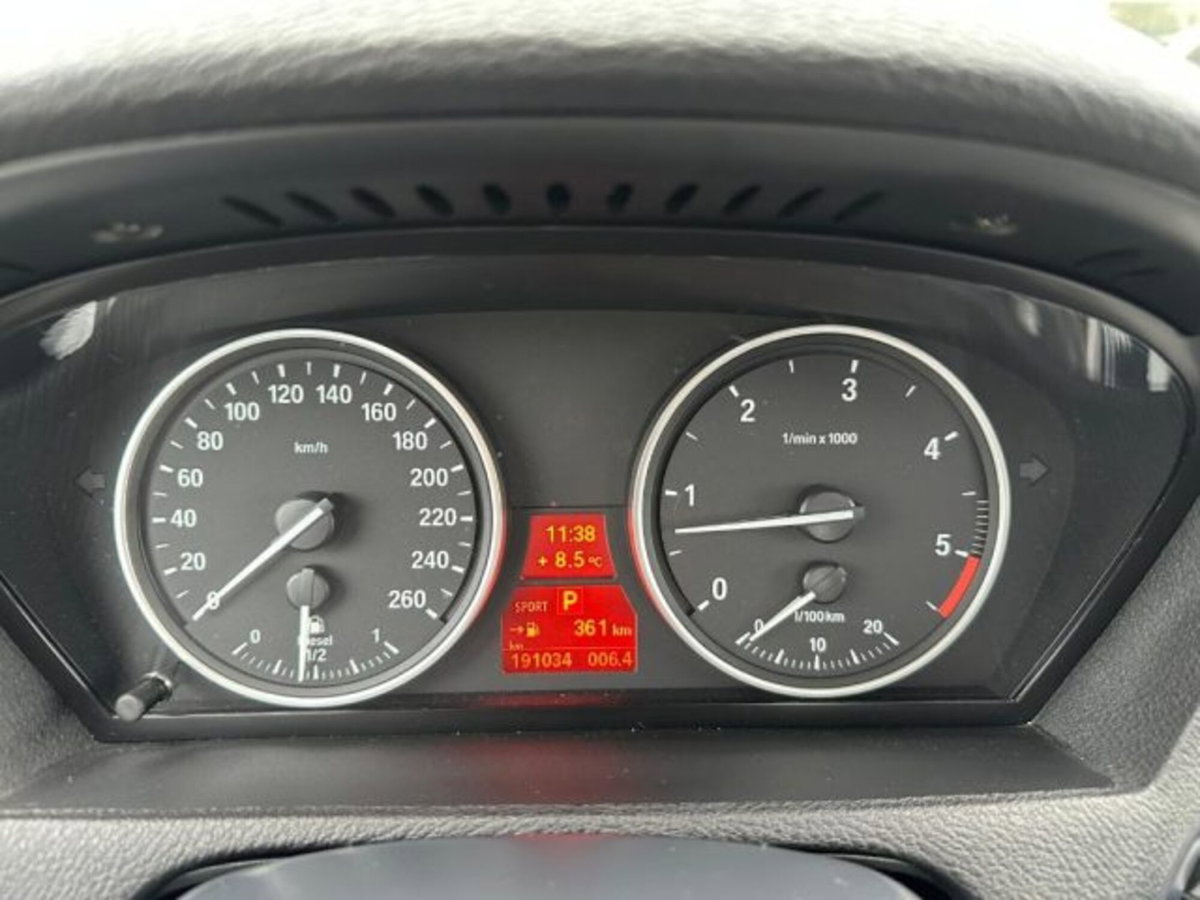 BMW X5 xDrive30d Futura (16)