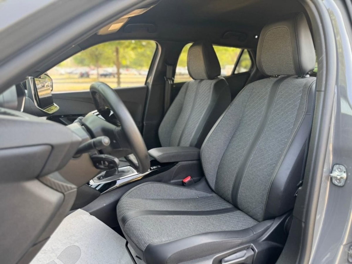 Peugeot 2008 PureTech 130 S&S Allure (11)