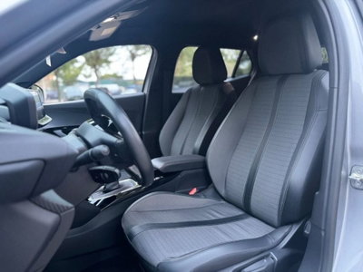 Peugeot 2008 PureTech 100 S&S Allure (10)