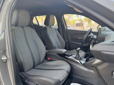 Peugeot 2008 PureTech 130 S&S Allure (12)
