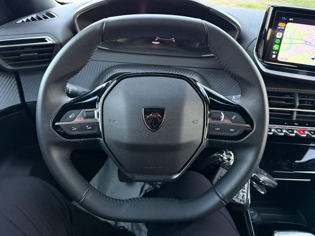 Peugeot 2008 PureTech 130 S&S Allure (11)