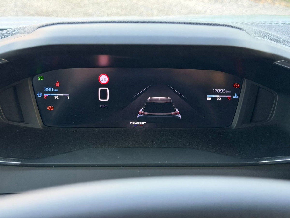 Peugeot 2008 PureTech 130 S&S Allure (12)
