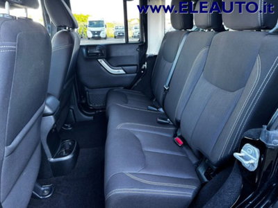 Jeep Wrangler Unlimited 2.8 CRD DPF Rubicon Auto (14)