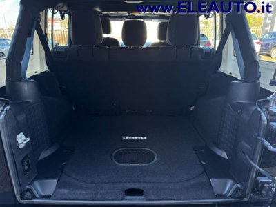 Jeep Wrangler Unlimited 2.8 CRD DPF Rubicon Auto (15)