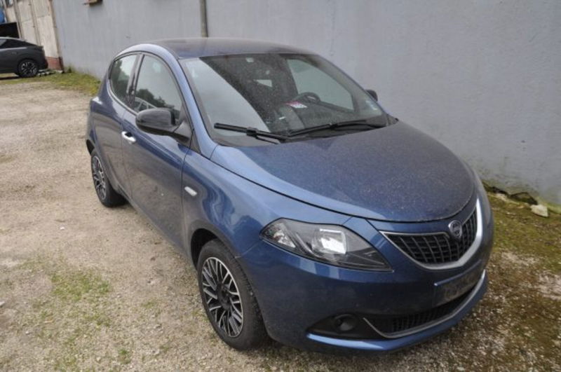 Lancia Ypsilon 1.0 FireFly 5 porte S&S Hybrid Ecochic Silver