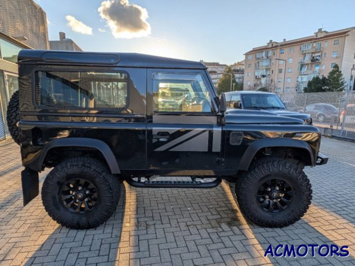 Land Rover Defender 90 2.4 TD4 Soft top E N1 (5)