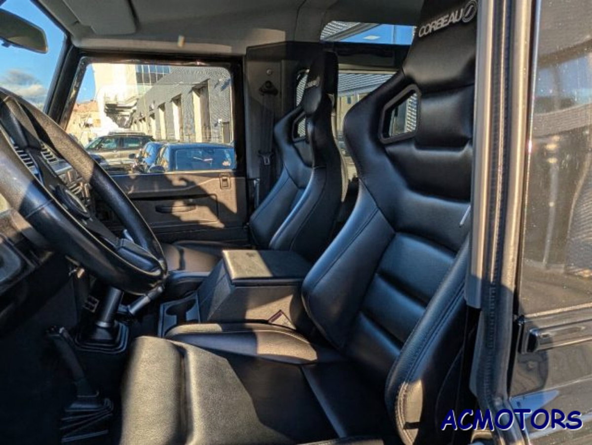Land Rover Defender 90 2.4 TD4 Soft top E N1 (8)