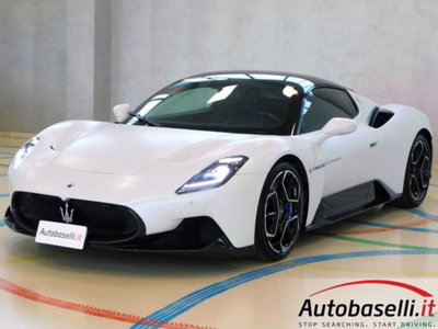 Maserati MCPura Coupé 3.0 V6 630cv rwd auto (2)