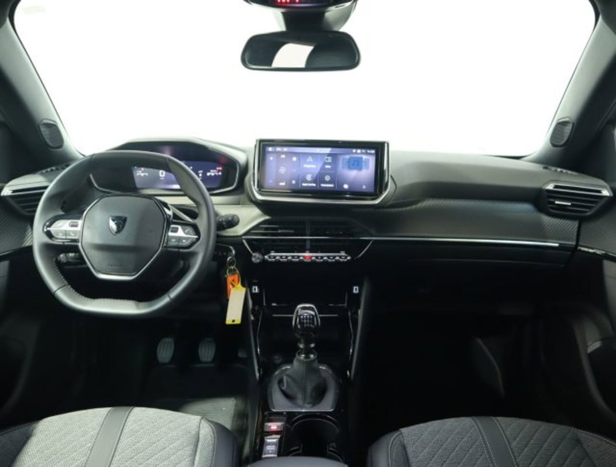 Peugeot 2008 PureTech 100 S&S Allure (13)