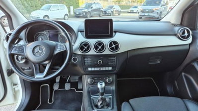 Mercedes-Benz Classe B 180 d Sport (11)