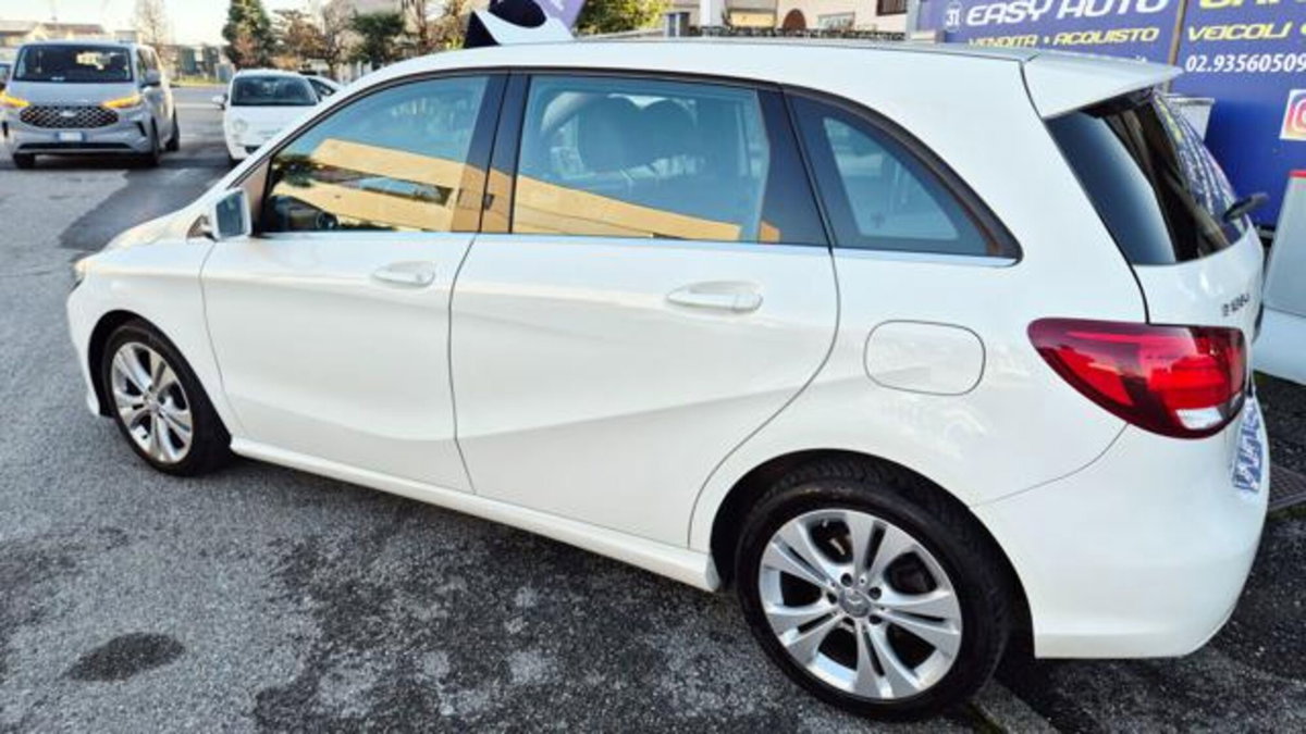 Mercedes-Benz Classe B 180 d Sport (2)