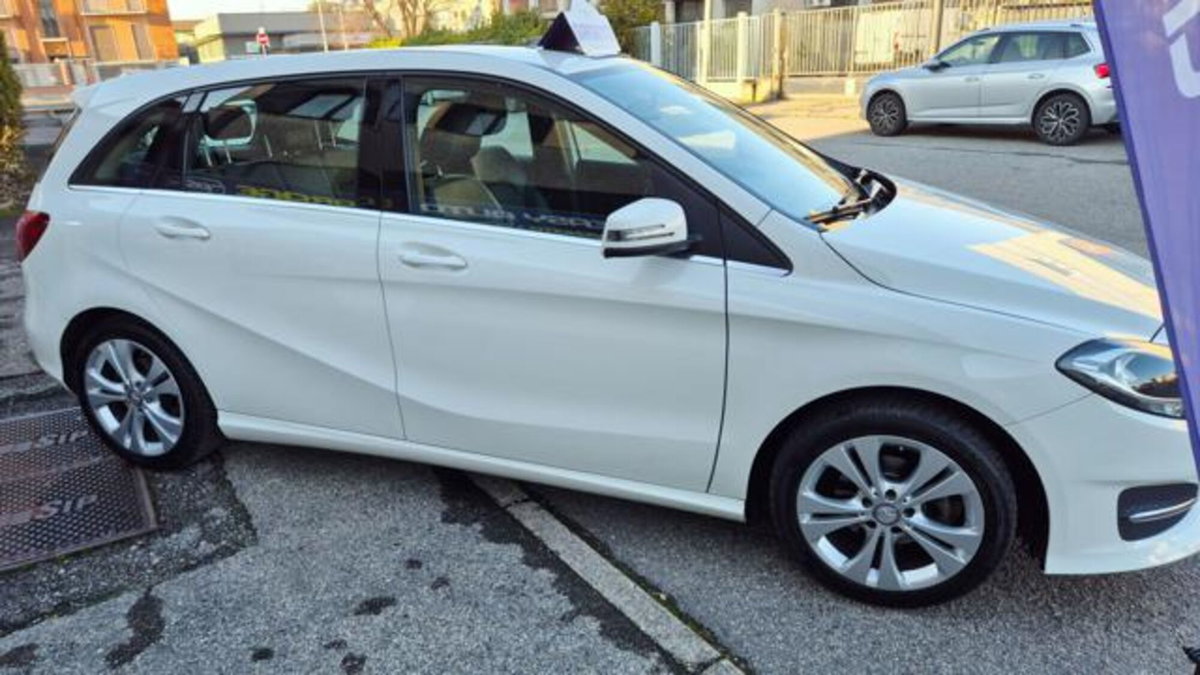 Mercedes-Benz Classe B 180 d Sport (5)